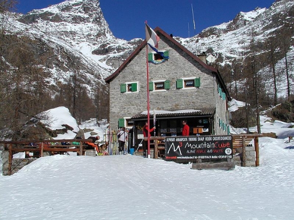 Cervandone